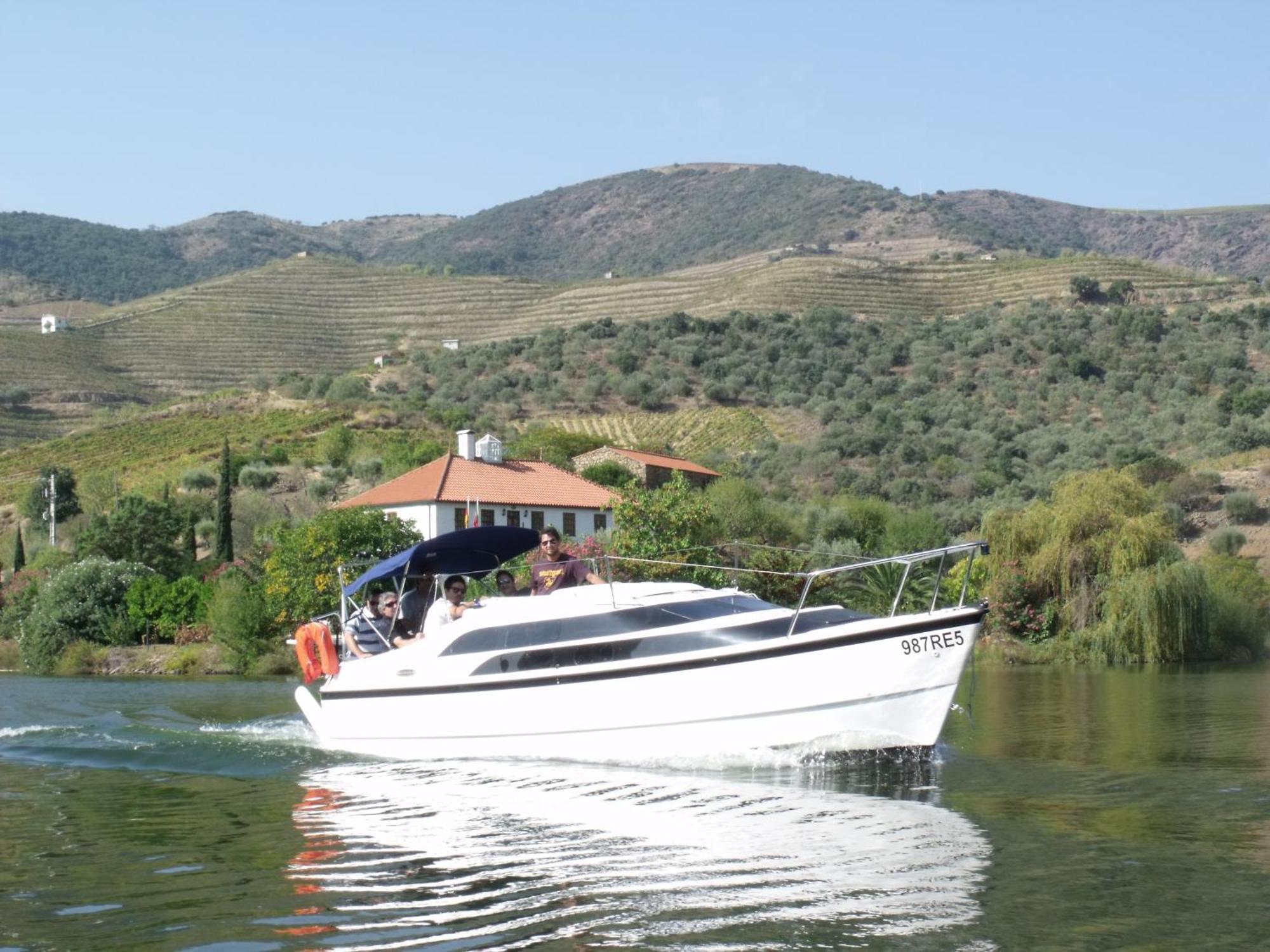 Douro Yacht Charter & Bungalows São João da Pesqueira 객실 사진
